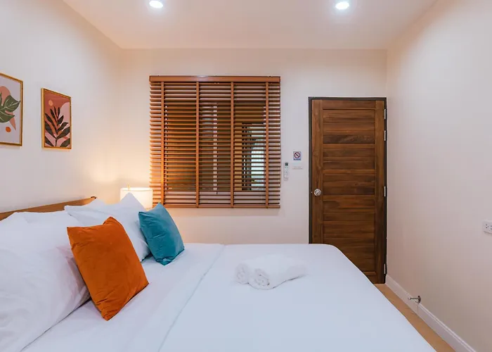 Prime Sukhumvit Modern Home, Phrom Phong Bts, Em District, Up To 14 Guests Villa *